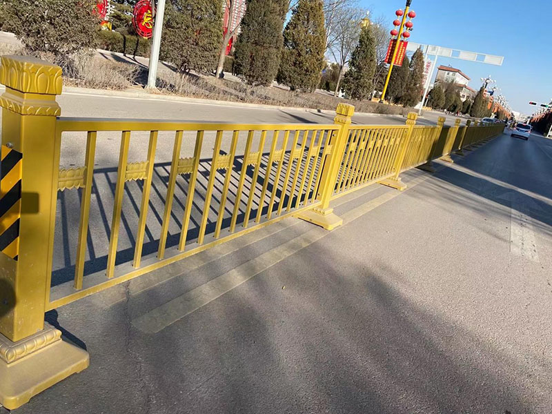 黄金道路护栏